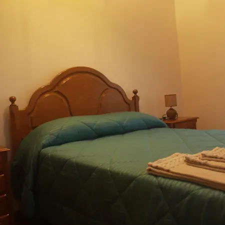 بيت للعطل Golden House