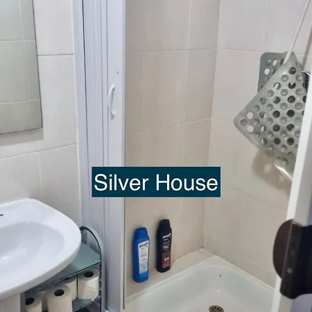 Dom wakacyjny Golden House