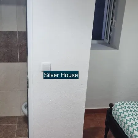 Golden House * Angra do Heroismo